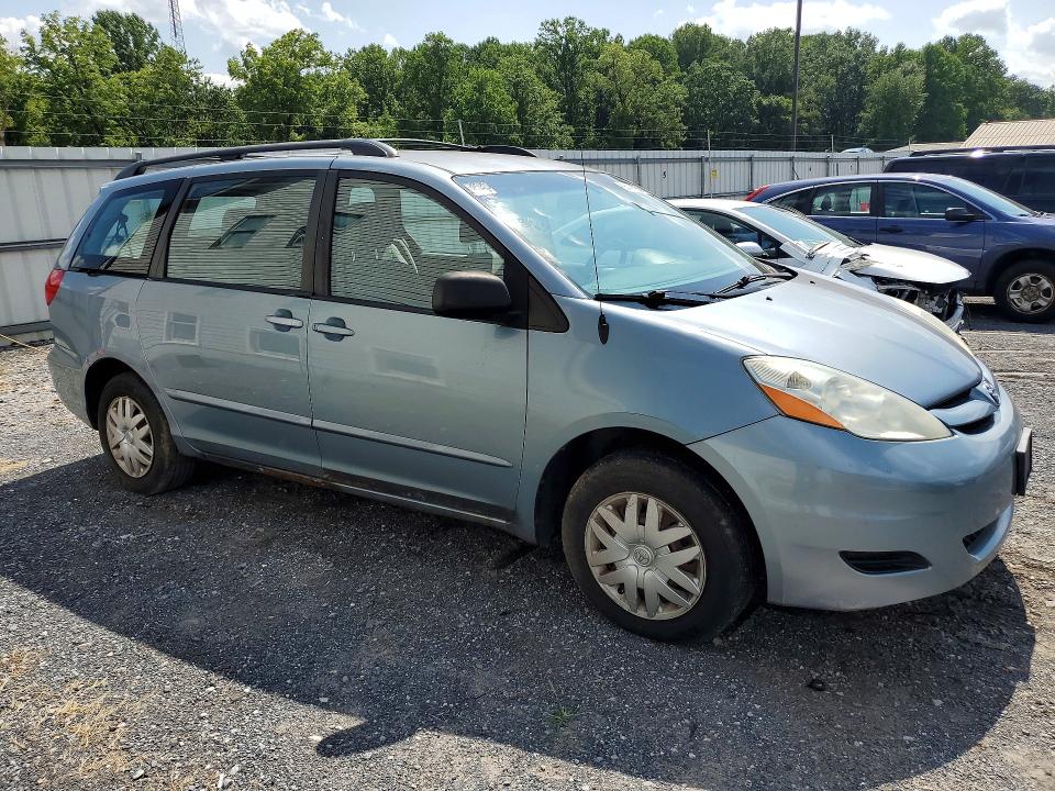 Photo 4 from auction – 2010 TOYOTA SIENNA with VIN 5TDKK4CC9AS294674