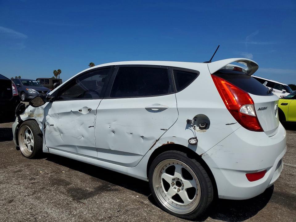 Photo 2 from auction – 2014 HYUNDAI ACCENT with VIN KMHCT5AE5EU193298