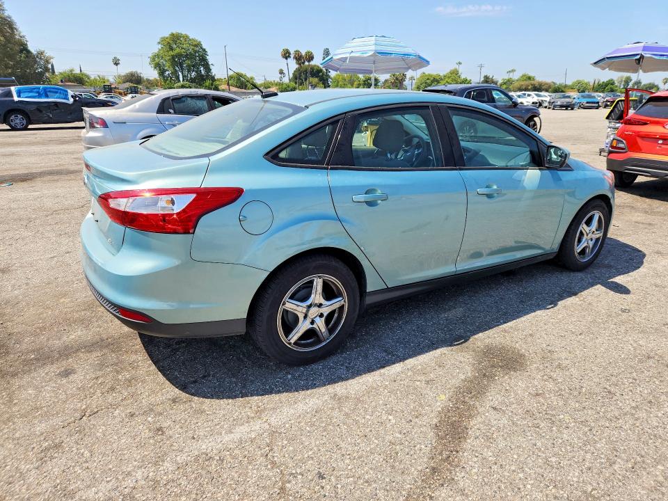Photo 3 from auction – 2012 FORD FOCUS with VIN 1FAHP3F2XCL319973
