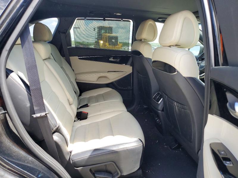 Photo 11 from auction – 2016 KIA SORENTO with VIN 5XYPKDA57GG097311