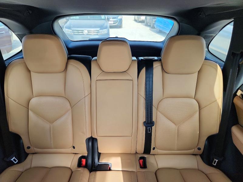 Photo 10 from auction – 2016 PORSCHE CAYENNE with VIN WP1AA2A20GKA10652