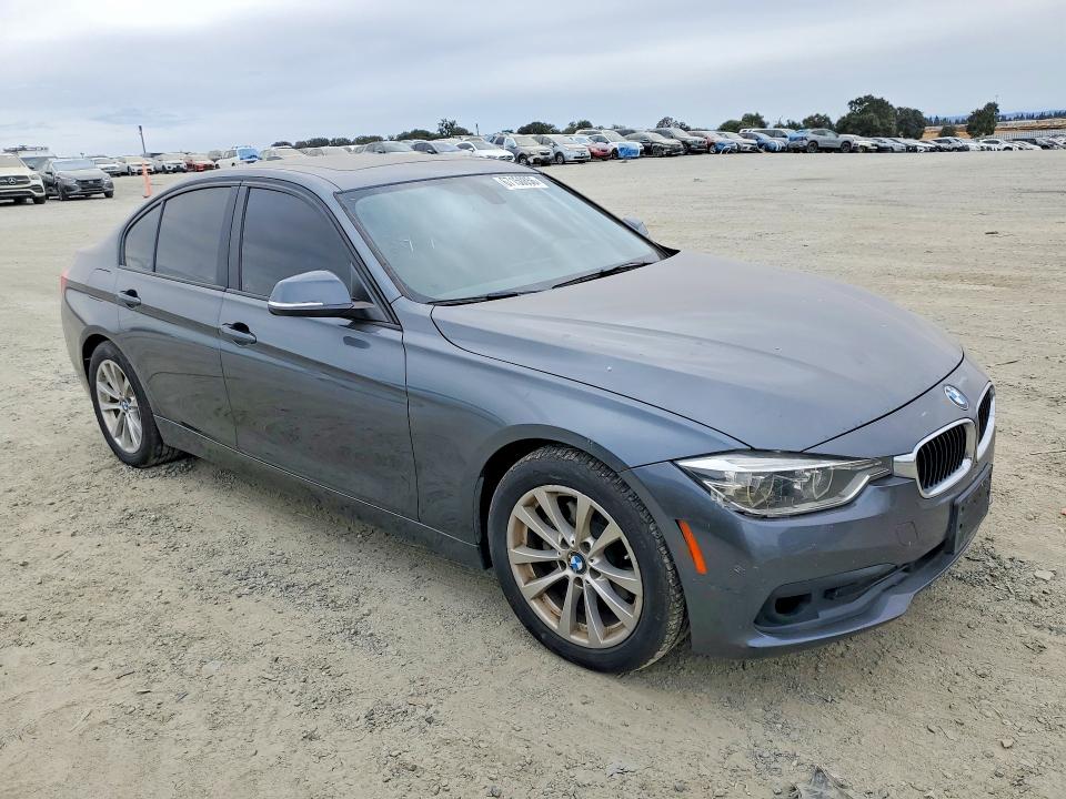 Photo 4 from auction – 2018 BMW 320 with VIN WBA8E1G5XJNU92677