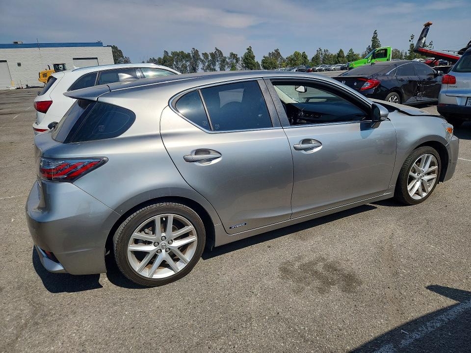 Foto 3 de la subasta – 2017 LEXUS CT con VIN JTHKD5BH8H2286739