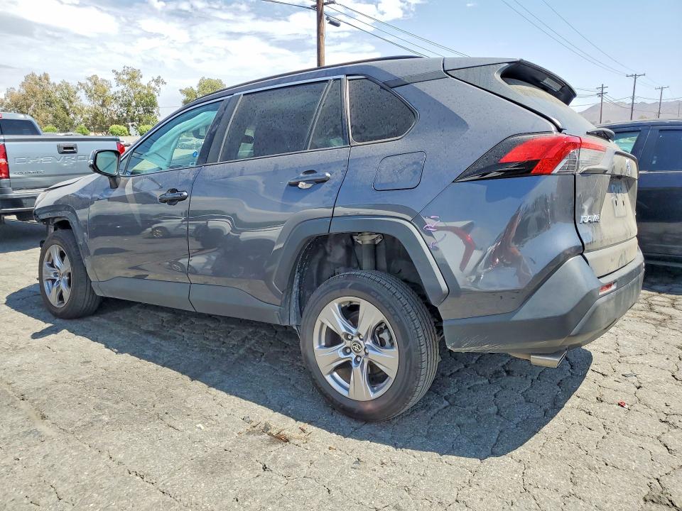 Photo 2 from auction – 2022 TOYOTA RAV4 with VIN 2T3W1RFV2NW203845