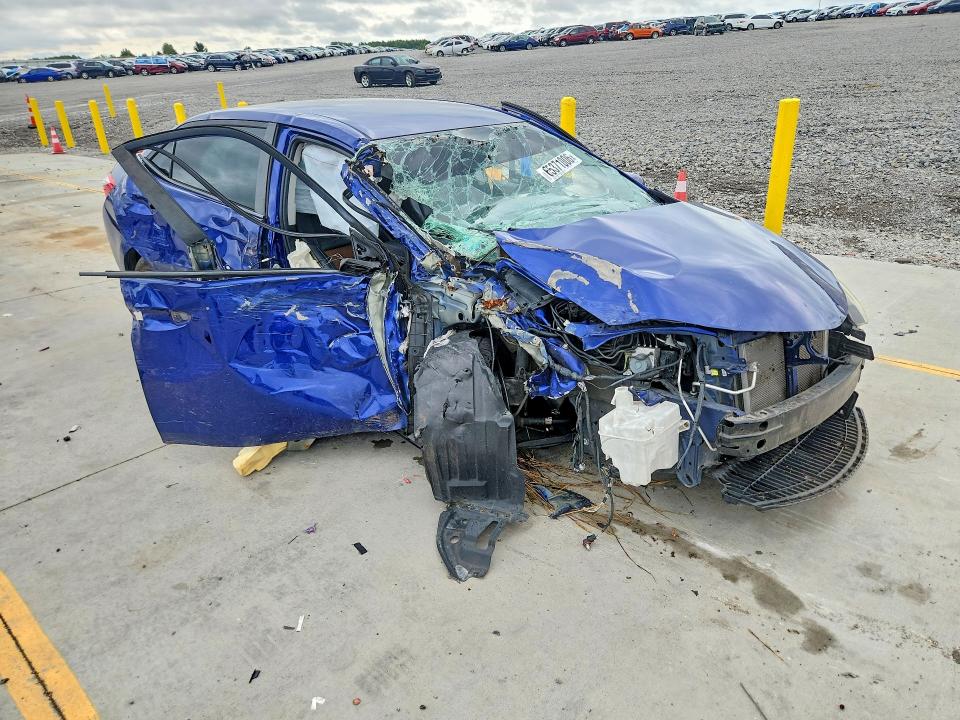 Photo 4 from auction – 2015 TOYOTA COROLLA with VIN 2T1BURHE2FC322400