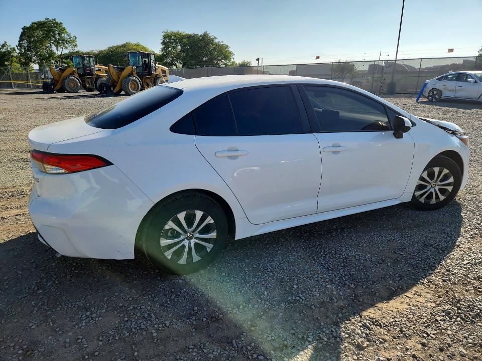 Photo 3 from auction – 2022 TOYOTA COROLLA with VIN JTDEAMDE6N3013759