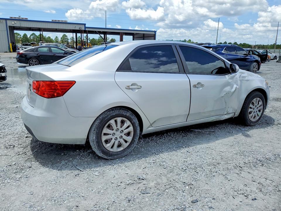 Photo 3 from auction – 2010 KIA FORTE with VIN KNAFT4A23A5186711