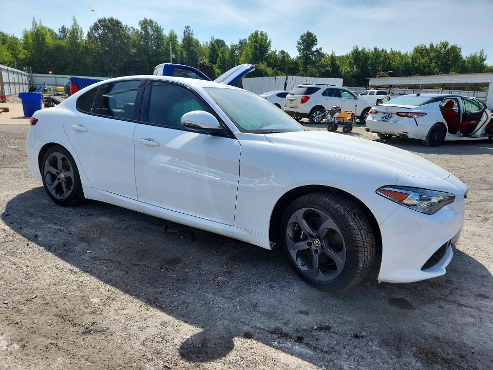 Foto 4 de la subasta – 2018 ALFA ROMEO GIULIA con VIN ZARFAEBN6J7565462
