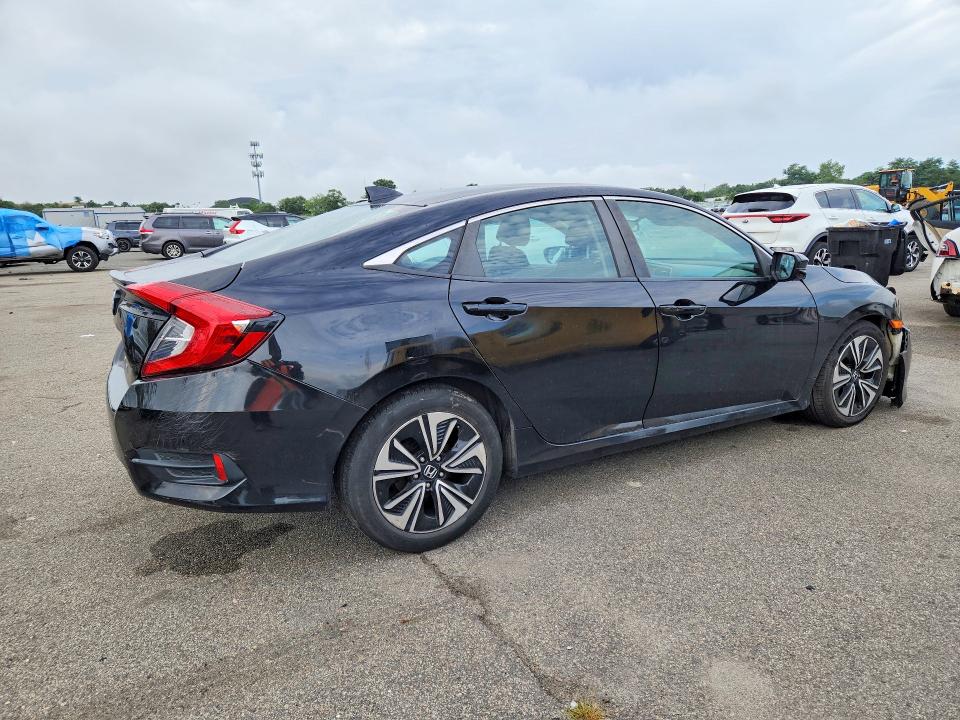 Photo 3 from auction – 2016 HONDA CIVIC with VIN 19XFC1F48GE000671