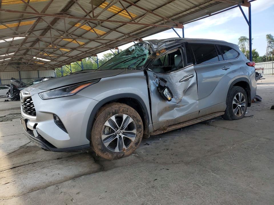 TOYOTA HIGHLANDER 2021 with VIN 5TDGZRAH9MS050377 - Photo from auction