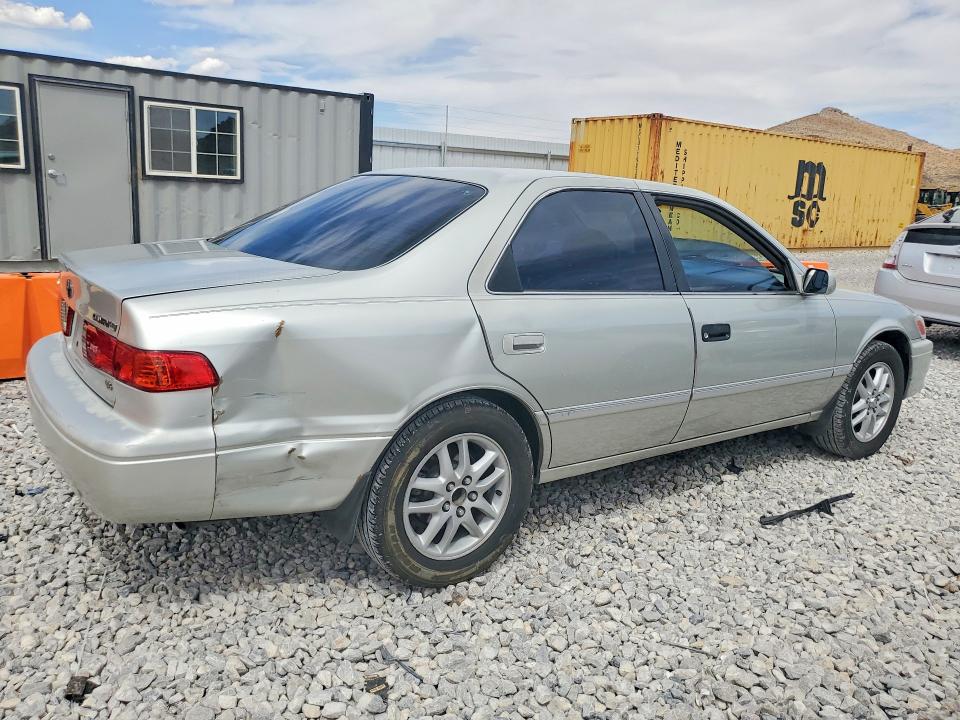 Photo 3 from auction – 2000 TOYOTA CAMRY with VIN 4T1BF28K1YU111035