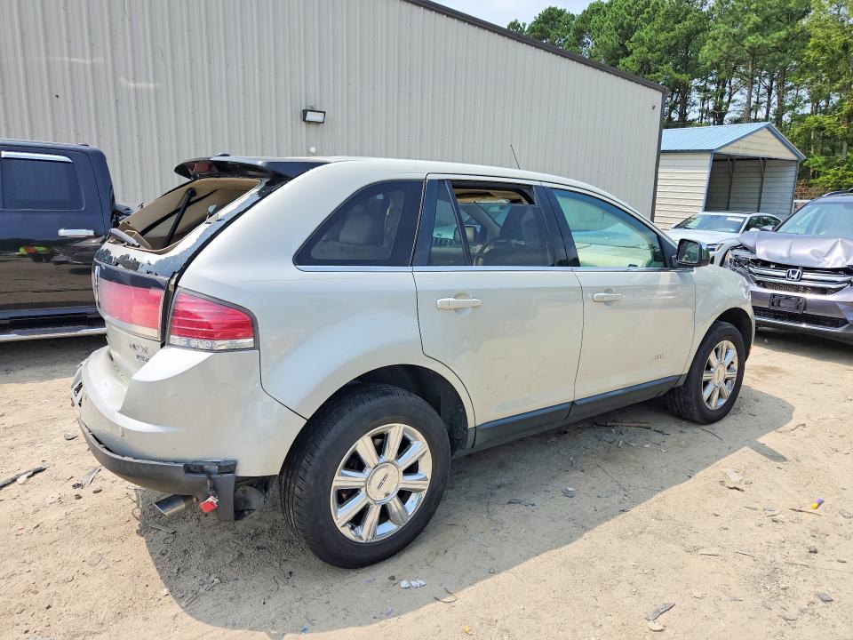 Photo 3 from auction – 2007 LINCOLN MKX with VIN 2LMDU88C37BJ16448