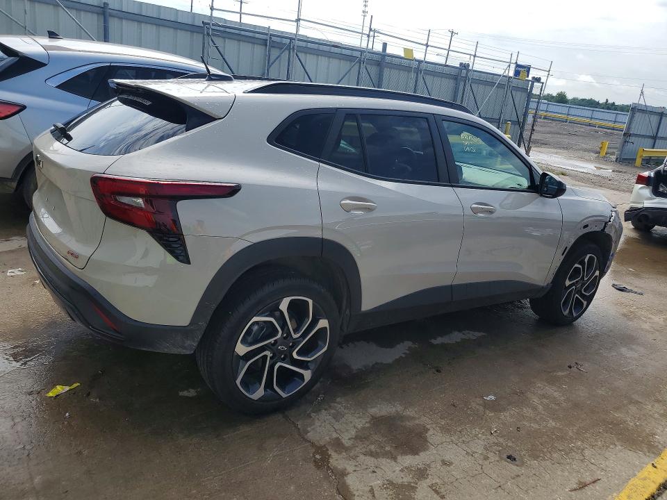 Photo 3 from auction – 2026 CHEVROLET TRAX with VIN KL77LJEPXTC029040