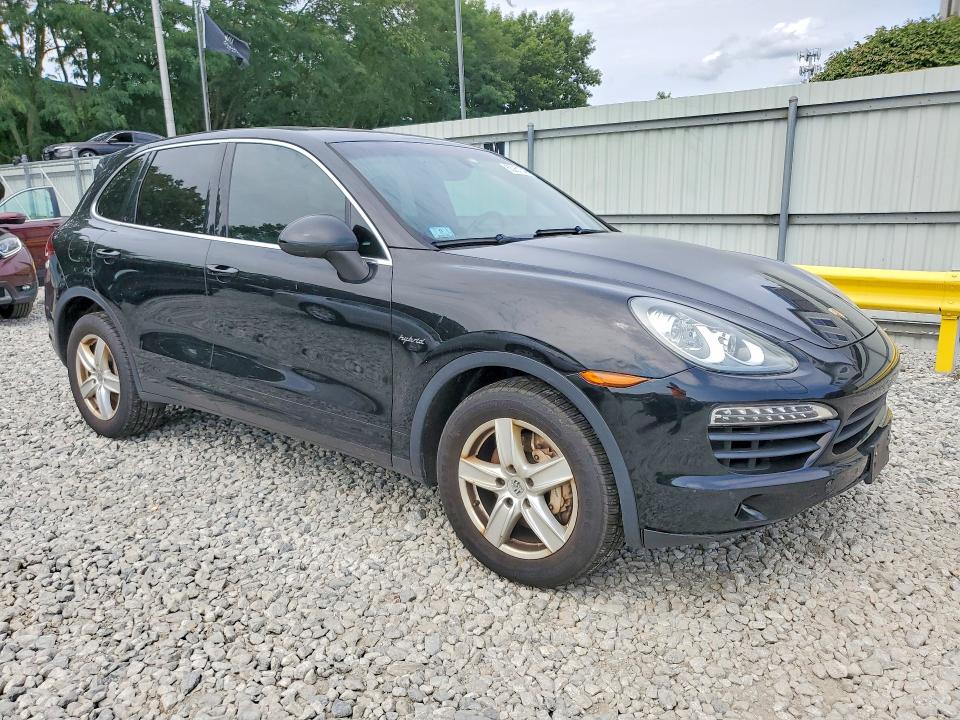 Photo 4 from auction – 2013 PORSCHE CAYENNE with VIN WP1AE2A21DLA16129
