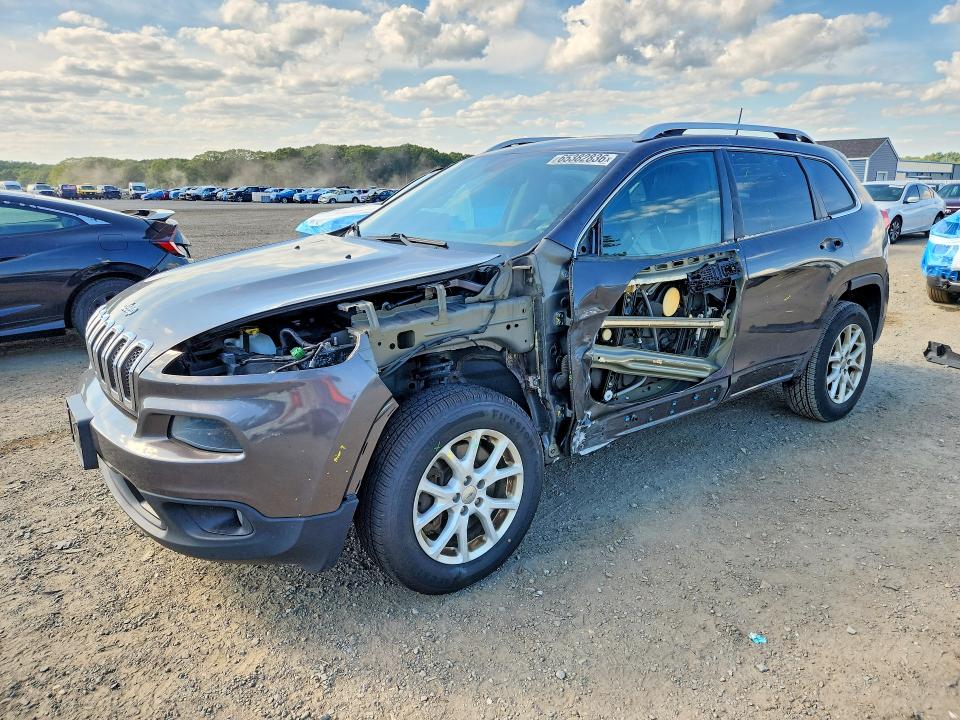 JEEP CHEROKEE 2018 with VIN 1C4PJMLB1JD520895 - Photo from auction