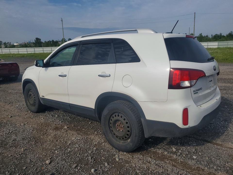 Photo 2 from auction – 2015 KIA SORENTO with VIN 5XYKTCA69FG619574