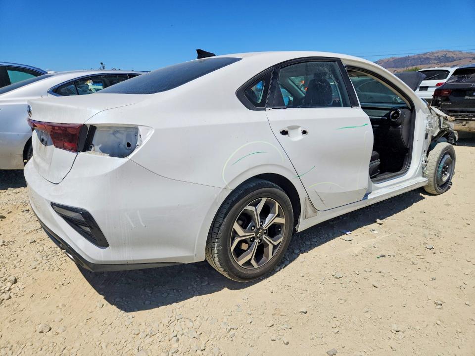 Photo 3 from auction – 2021 KIA FORTE with VIN 3KPF24AD4ME348393