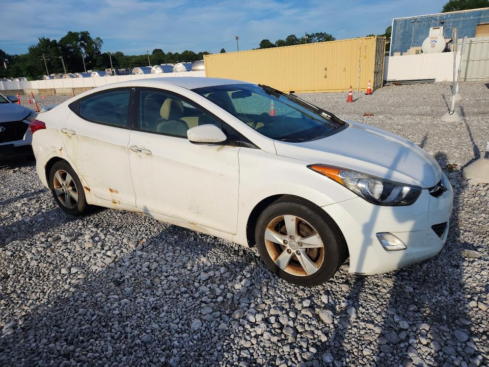 Снимка 4 от търг – 2013 HYUNDAI ELANTRA с VIN 5NPDH4AE8DH376885