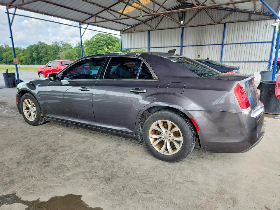 Photo 2 from auction – 2015 CHRYSLER 300 with VIN 2C3CCAAG1FH929905
