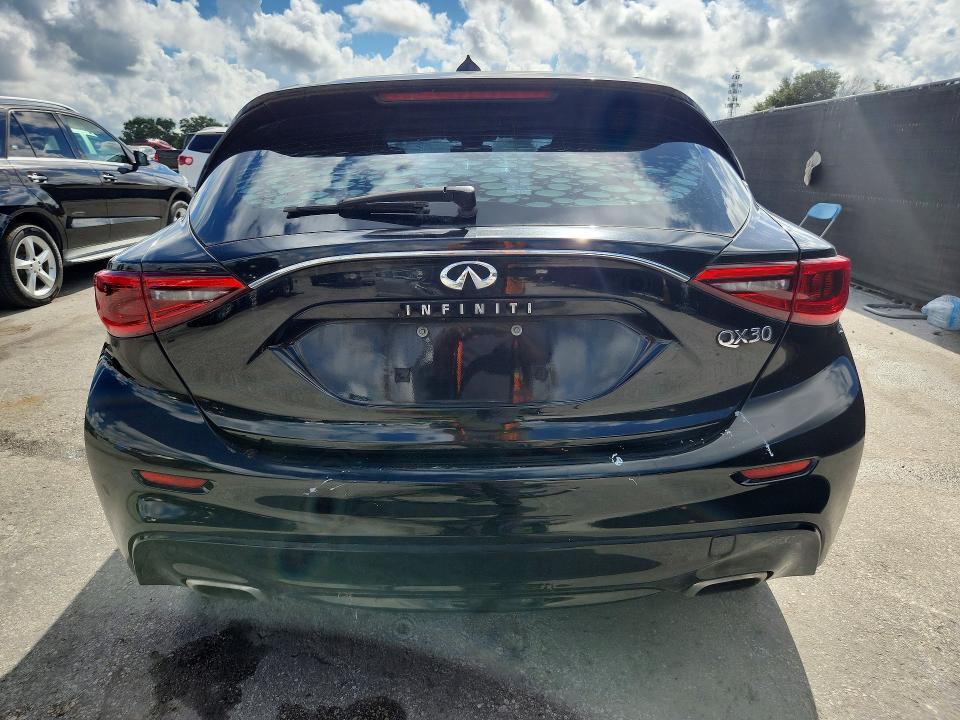 Photo 6 from auction – 2017 INFINITI QX30 with VIN SJKCH5CP2HA032950