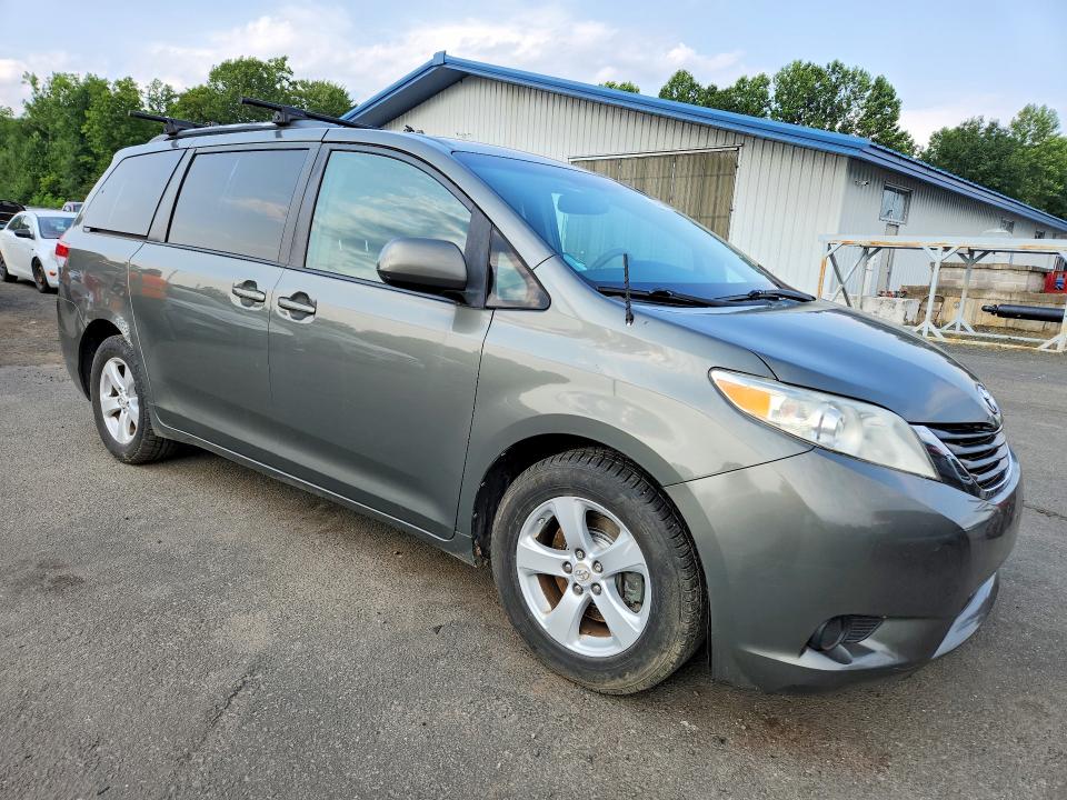 Photo 4 from auction – 2011 TOYOTA SIENNA with VIN 5TDKK3DC0BS103959