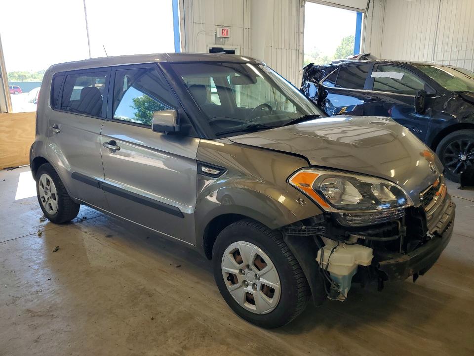 Photo 4 from auction – 2013 KIA SOUL with VIN KNDJT2A56D7577596