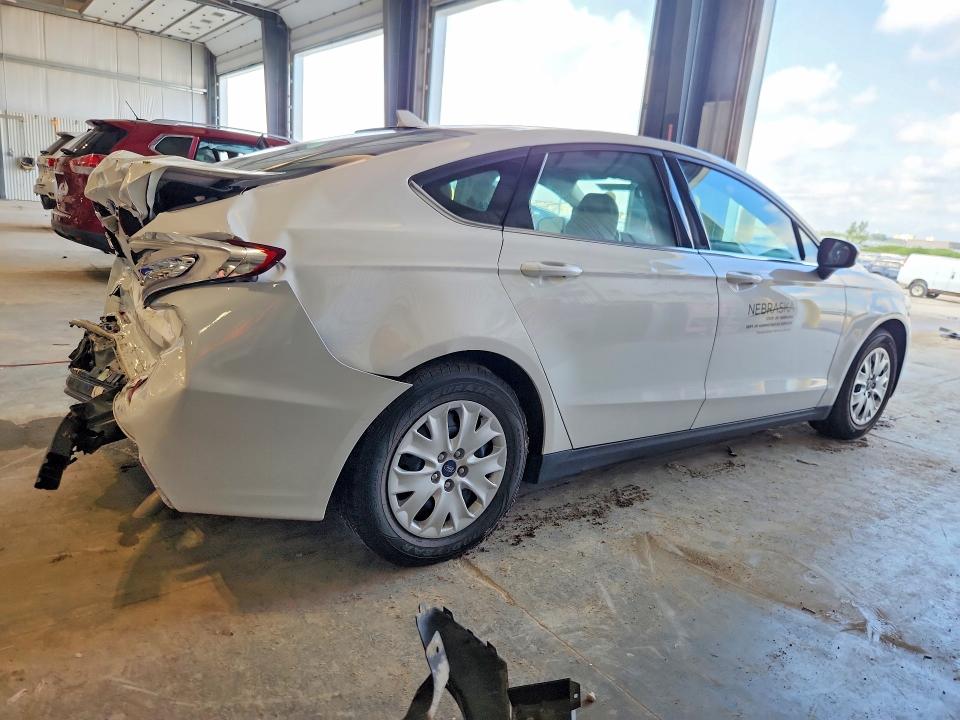 Photo 3 from auction – 2020 FORD FUSION with VIN 3FA6P0G75LR118869