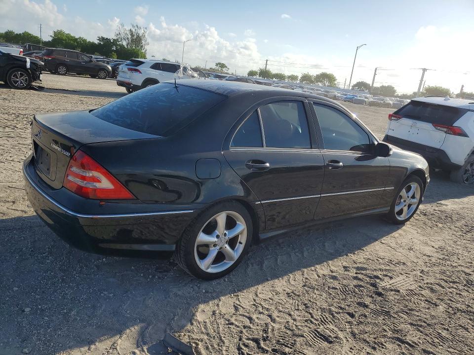 Photo 3 from auction – 2005 MERCEDES-BENZ C with VIN WDBRF40J05F654828