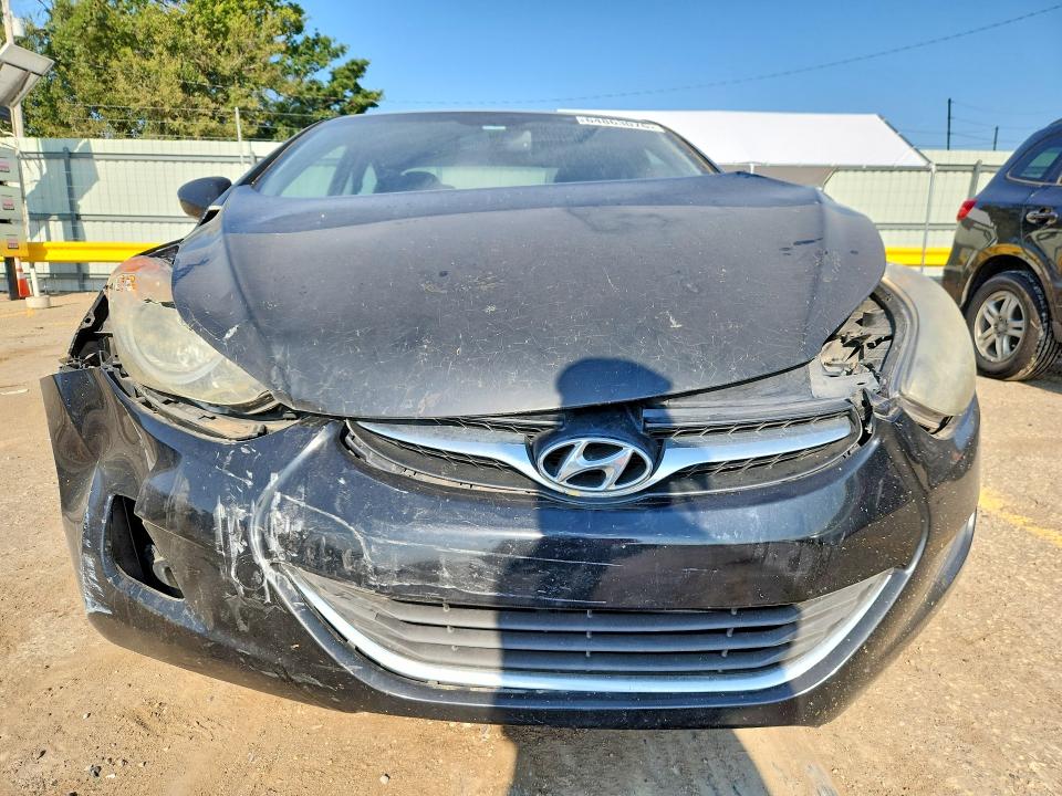 Photo 5 from auction – 2012 HYUNDAI ELANTRA with VIN 5NPDH4AE5CH125840