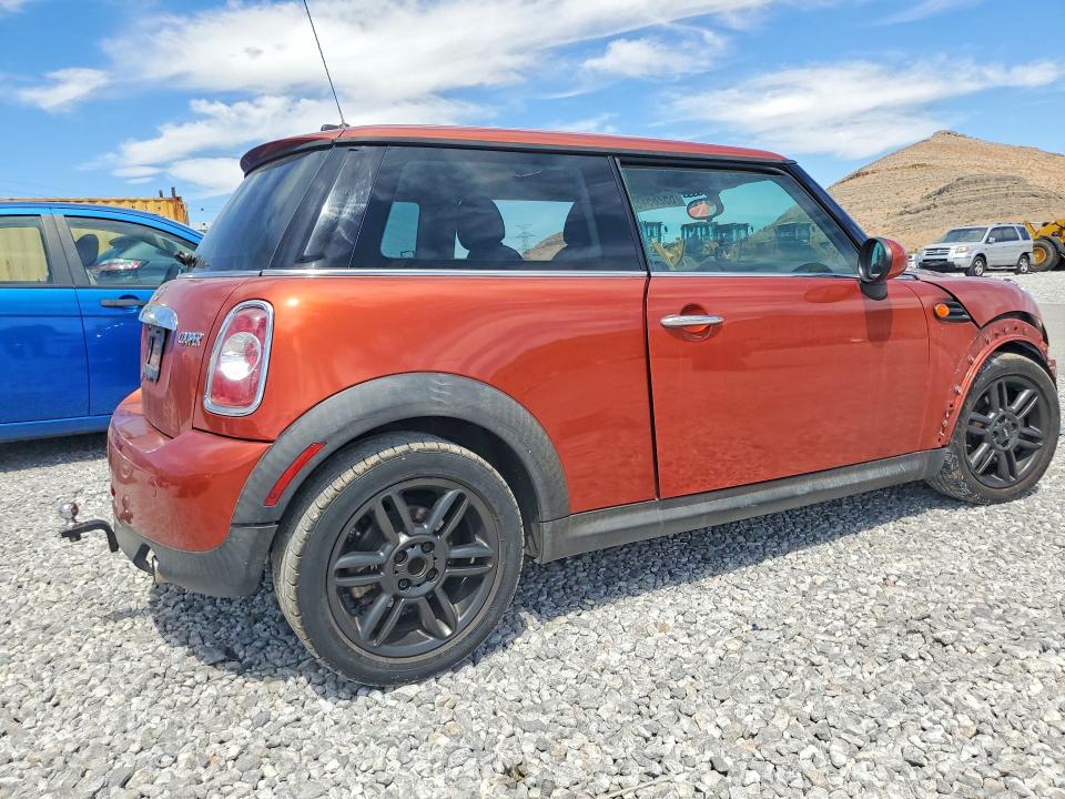 Photo 3 from auction – 2011 MINI COOPER with VIN WMWSU3C56BT099220
