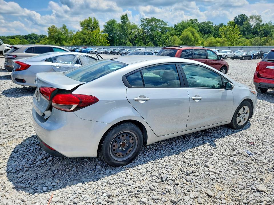 Photo 3 from auction – 2018 KIA FORTE with VIN 3KPFK4A71JE188804