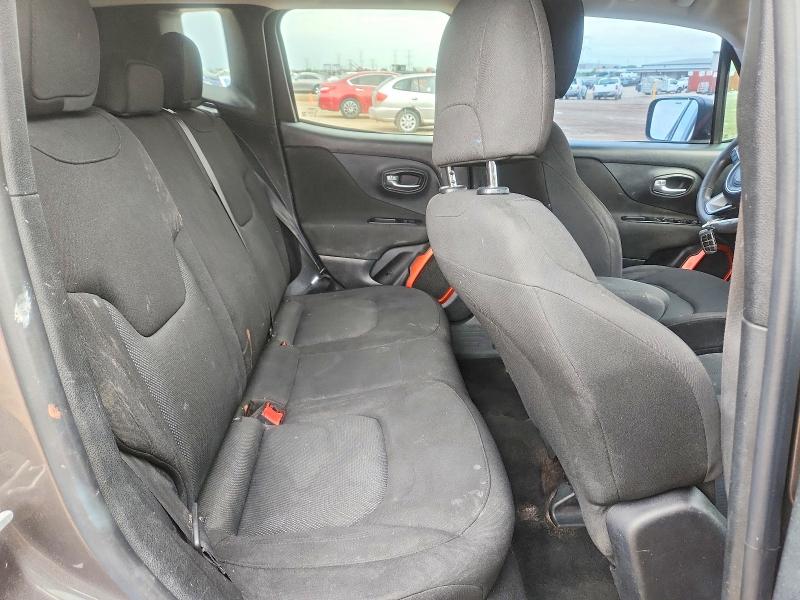 Photo 10 from auction – 2018 JEEP RENEGADE with VIN ZACCJBAB5JPH46106