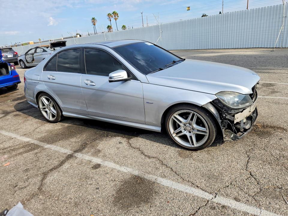 Photo 4 from auction – 2012 MERCEDES-BENZ C with VIN WDDGF4HBXCA615864