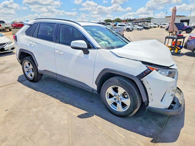 Photo 4 from auction – 2021 TOYOTA RAV4 with VIN 2T3W1RFV6MW166491