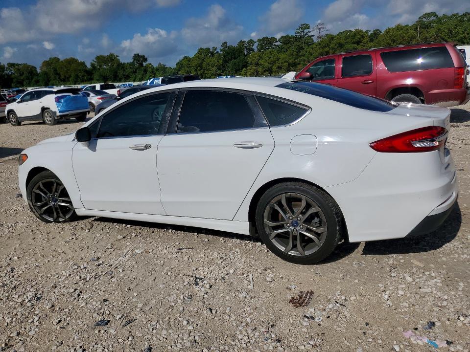 Photo 2 from auction – 2020 FORD FUSION with VIN 3FA6P0CD3LR177866