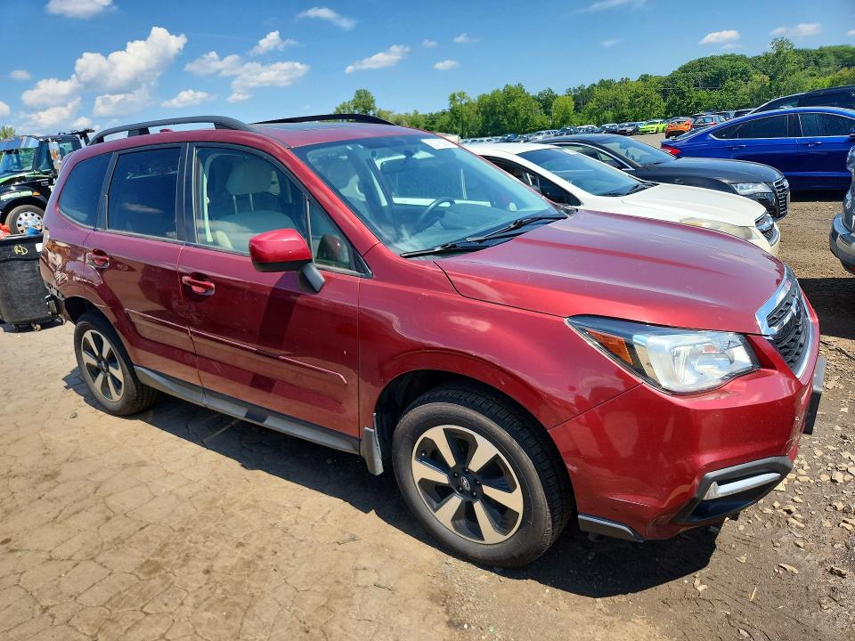 Photo 4 from auction – 2017 SUBARU FORESTER with VIN JF2SJAGC7HH495775