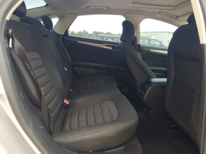Photo 10 from auction – 2019 FORD FUSION with VIN 3FA6P0LU1KR105658