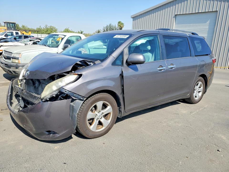 TOYOTA SIENNA 2016 with VIN 5TDKK3DC7GS752486 - Photo from auction