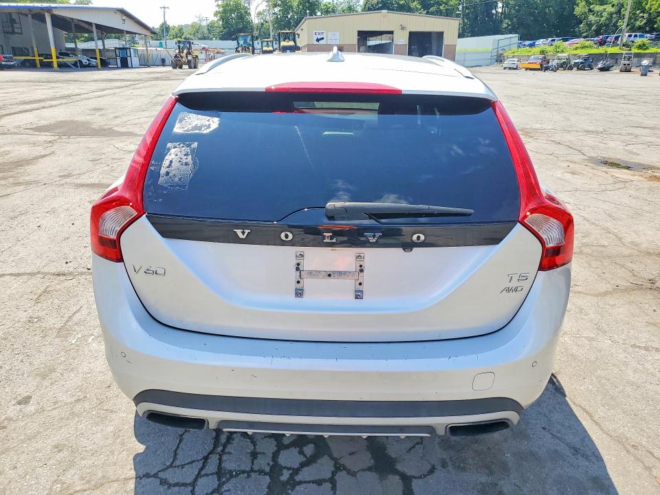 Photo 6 from auction – 2018 VOLVO V60 CROSS COUNTRY with VIN YV440MWM7J2045068