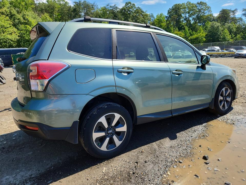 Photo 3 from auction – 2017 SUBARU FORESTER with VIN JF2SJAEC3HH455423