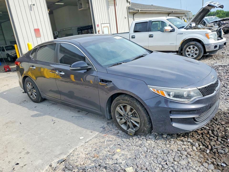 Photo 4 from auction – 2017 KIA OPTIMA with VIN 5XXGT4L16HG173064