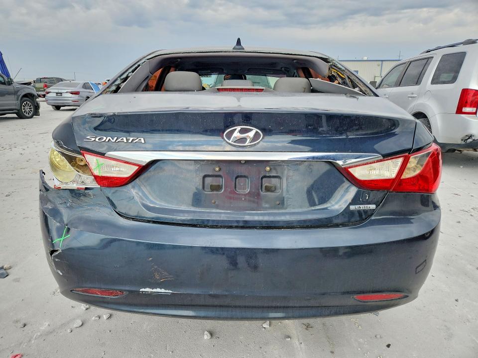 Photo 6 from auction – 2011 HYUNDAI SONATA with VIN 5NPEC4AC1BH081352