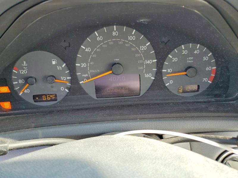 Снимка 9 от търг – 2001 MERCEDES-BENZ CLK с VIN WDBLK70GX1T056443
