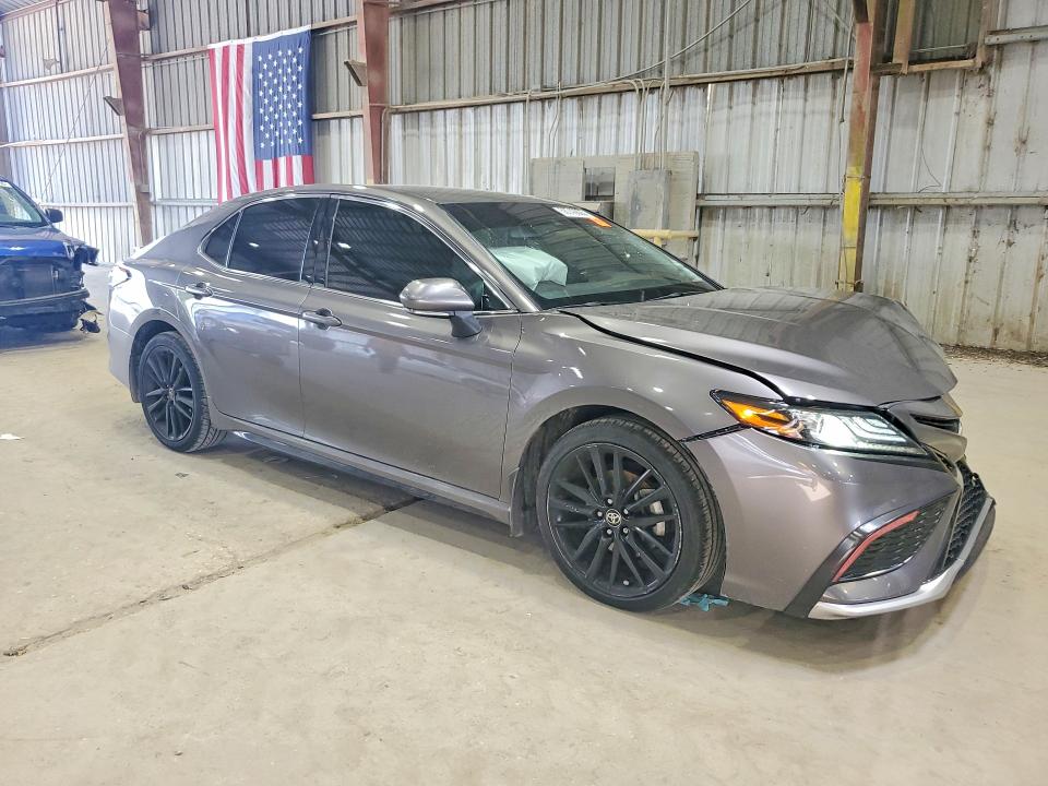 Photo 4 from auction – 2022 TOYOTA CAMRY with VIN 4T1K61AK7NU717147