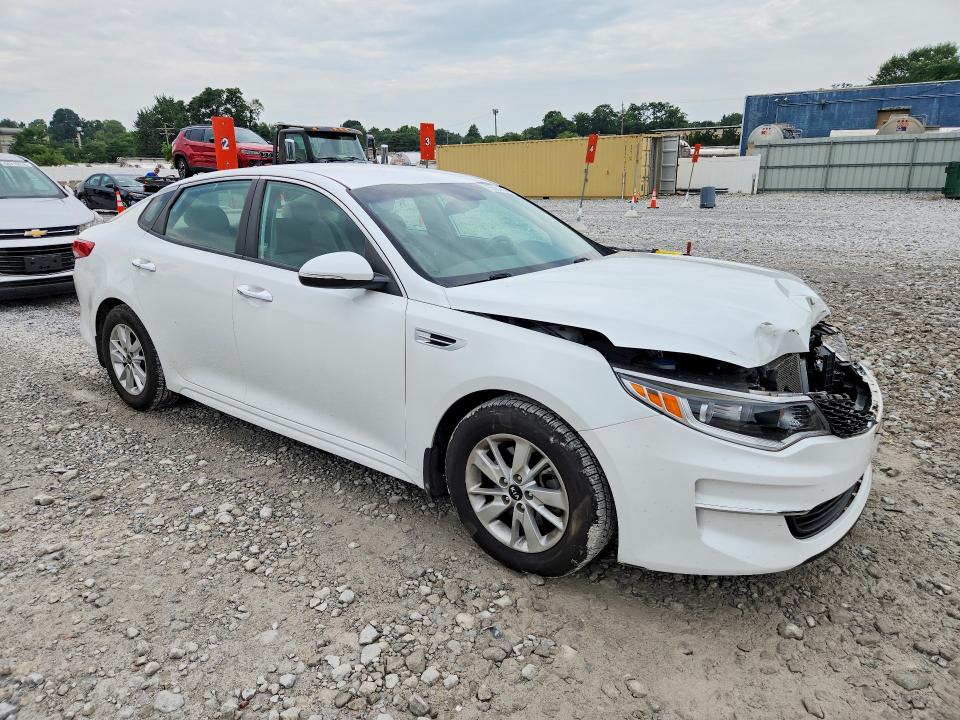 Photo 4 from auction – 2016 KIA OPTIMA with VIN 5XXGT4L37GG043164
