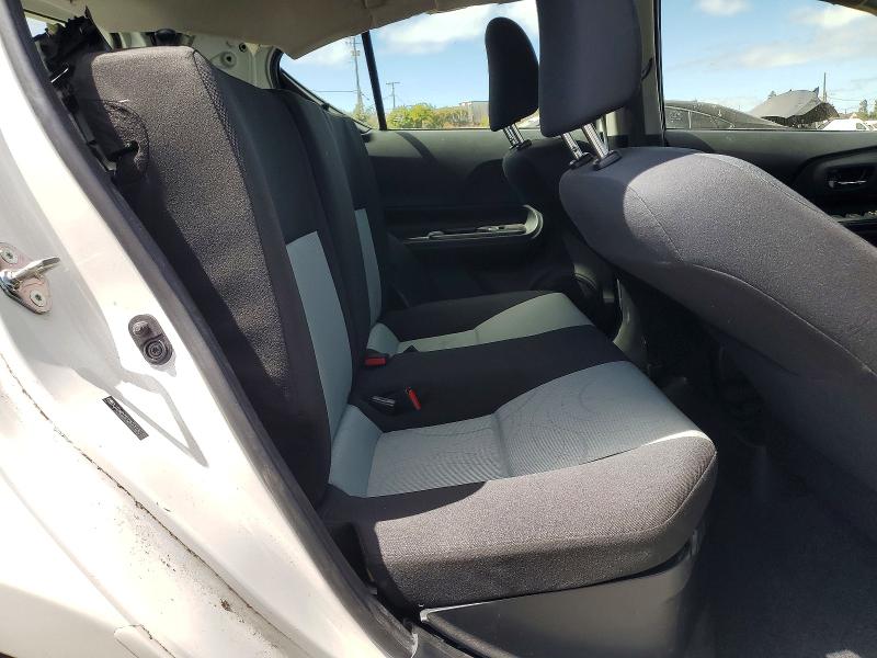 Photo 10 from auction – 2015 TOYOTA PRIUS C with VIN JTDKDTB32F1113411