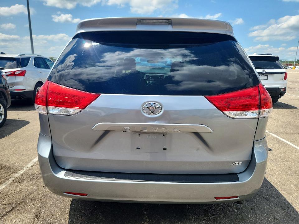 Photo 6 from auction – 2011 TOYOTA SIENNA with VIN 5TDYK3DC1BS088897