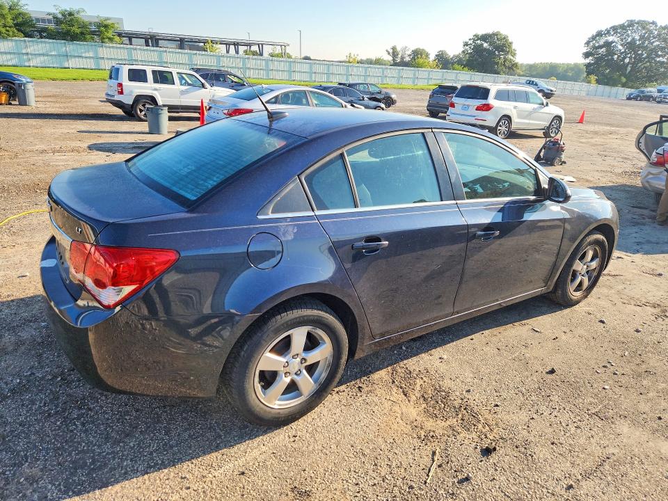 Photo 3 from auction – 2014 CHEVROLET CRUZE with VIN 1G1PC5SB3E7346875