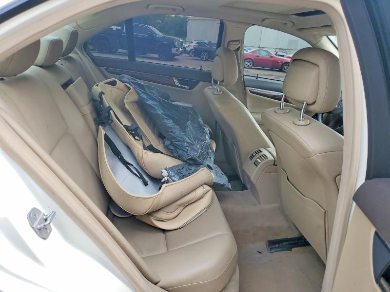 Photo 10 from auction – 2011 MERCEDES-BENZ C with VIN WDDGF8BB7BR183105