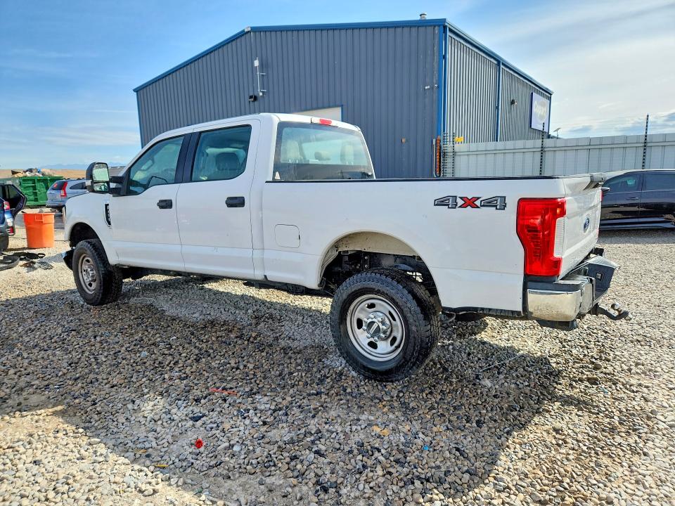 Photo 2 from auction – 2017 FORD F350 with VIN 1FT8W3B6XHEF24940